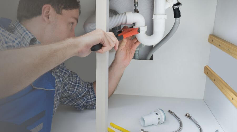 Expert burst pipe repair services in Burnside, IA